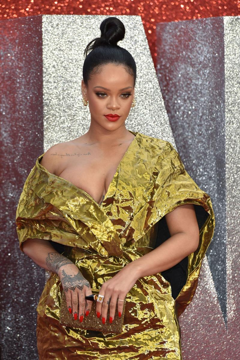 Românii AU PLĂTIT bilet ca să vadă cel mai mare JAF, pus la cale de FEMEI, din istorie!