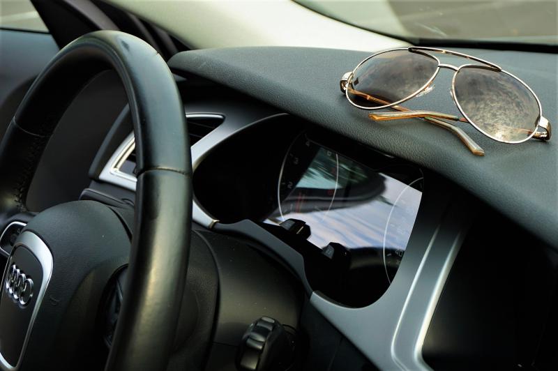 De Ziua Internațională a Ochelarilor de Soare oftalmologii reamintesc cum să-ți protejezi ochii vara aceasta, când razele UV ating noi recorduri