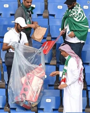 Campionatul Mondial 2018. Suporterii Japoniei și Senegalului au dat un exemplu de AȘA DA tuturor participanților