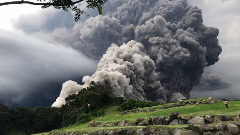 Autorităţile au decretat stare de urgență! Sunt 25 de morţi, printre care și copii, şi alte sute de răniţi: "Au ars oamenii înăuntru"