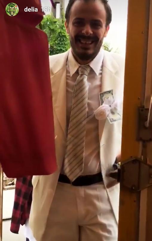 Imagini de senzaţie de la noul clip al DELIEI: O nuntă la cort, un sat sărac din România şi un nou hit. "Despablito" se anunţă DEMENŢIAL!