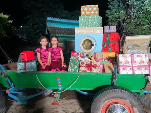 Imagini de senzaţie de la noul clip al DELIEI: O nuntă la cort, un sat sărac din România şi un nou hit. "Despablito" se anunţă DEMENŢIAL!