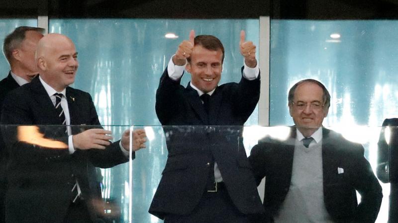 FOTO: Emmanuel Macron se pregătește de posibilul duel cu Kolinda Kitarovic din finala Cupei Mondiale! Cum s-a manifestat acesta la meciul Franța-Belgia