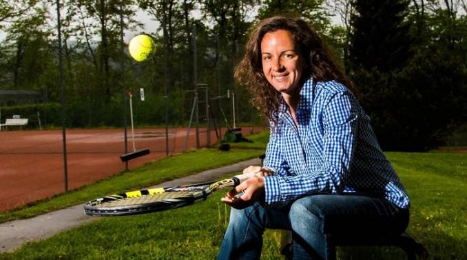 O femeie din Bistrița va merge PE JOS peste 600 de kilometri! Pleacă din Bistrița și va ajunge la București!