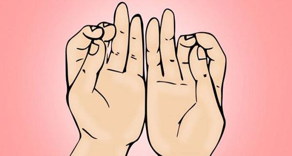 Atragi BANII cu acest TRUC magic! Ce semn să faci cu mâinile ca să ai mereu portofelul plin