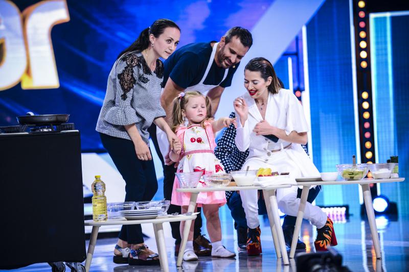 Gabriela are patru anișori și a gătit în direct la „Next Star”! Dorian a intrat în bucluc după ce a mâncat toată salata! Fetița s-a făcut foc și pară!