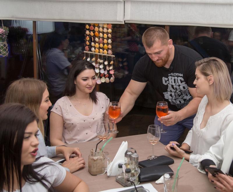 Cătălin Moroșanu, omul bun la toate, la ”Poftiți la Nea Mărin”: ”Pe asta chiar nu o mai făcusem niciodată”