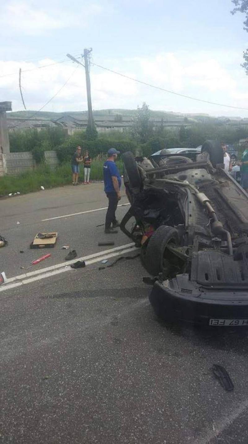 Accident CUMPLIT! Un bărbat a murit și alte cinci persoane au fost rănite