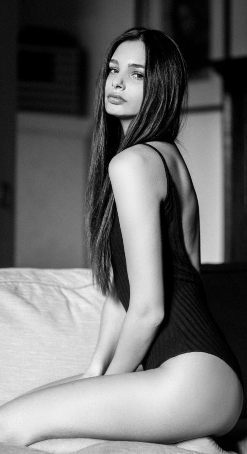 UNA PE ZI! Claudia, modelul italian care îl întâmpină pe Cristiano Ronaldo așa cum se cuvine la Torino! Pozele ei au dat foc internetului