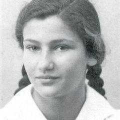 A supravieţuit Holocaustului, a fost prima femeie aleasă preşedinte al Parlamentului European şi a legalizat avortul în Franţa. Simone Veil, înhumată alături de Voltaire și Victor Hugo