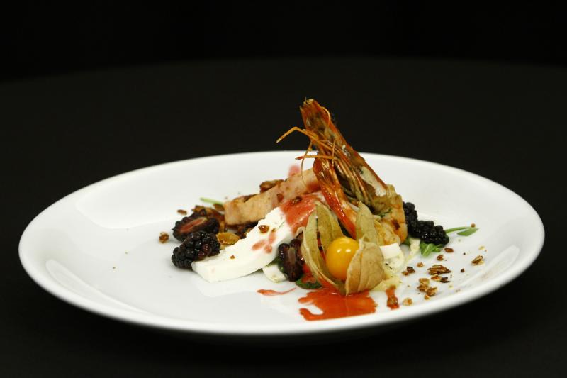 Salată de fenicul cu somon, telemea și creveți