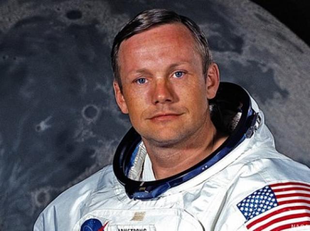 Fraza Care L A Făcut Celebru Gandită Din Timp Un Pas Mic Pentru Om Un Salt Urias Pentru Umanitate 20 Iulie 69 O Zi Istorică Pentru Omenire Neil Armstrong Primul Om Care A