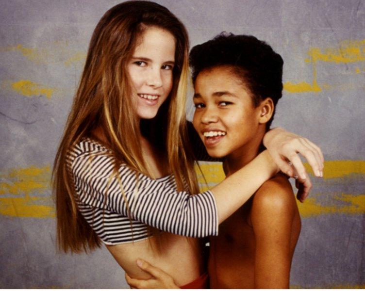 Trupa formată la Uzina 23 August din Bucureşti, moment de colecţie, la Neatza. SAVOY interpretează la NAI "Lambada", cel mai tare hit al anilor '90!