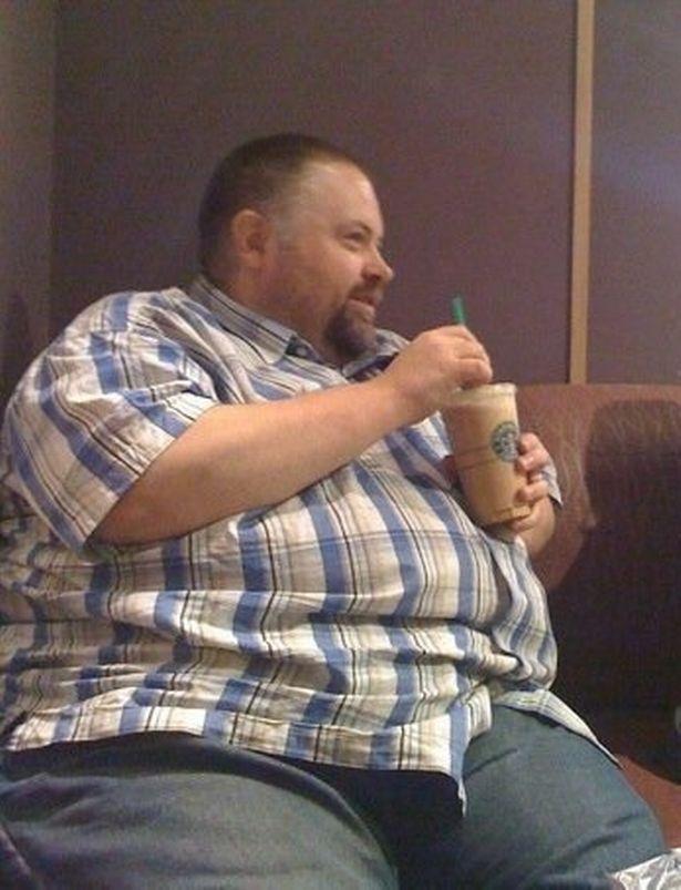 Un bărbat a slăbit 130 de kilograme adoptând un obicei banal. „Mi-am recuperat viața”. Ce a făcut în fiecare zi