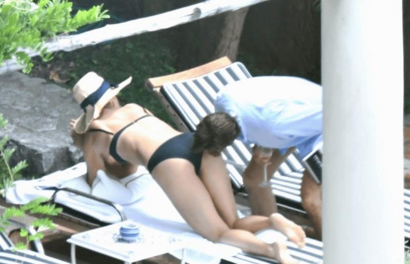 UNA PE ZI! Maria Șarapova, imagini fierbinți în vacanța din Italia! Fostul lider WTA, în ipostaze incendiare alături de iubit