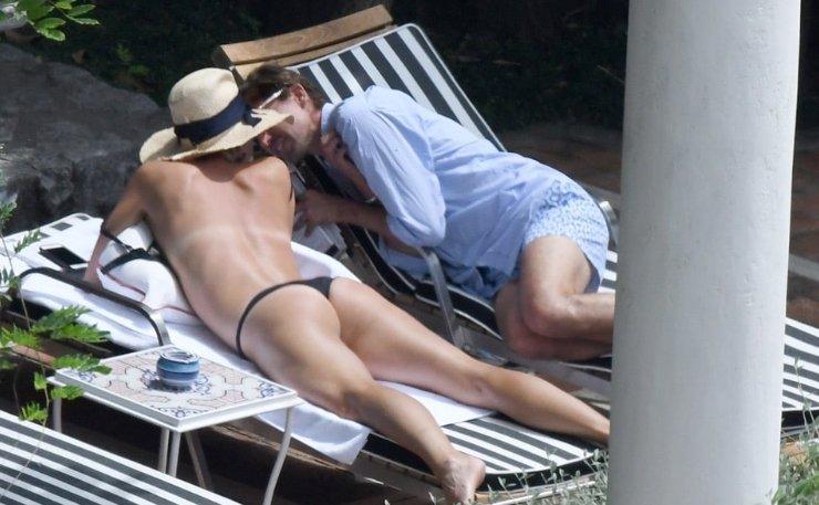 UNA PE ZI! Maria Șarapova, imagini fierbinți în vacanța din Italia! Fostul lider WTA, în ipostaze incendiare alături de iubit