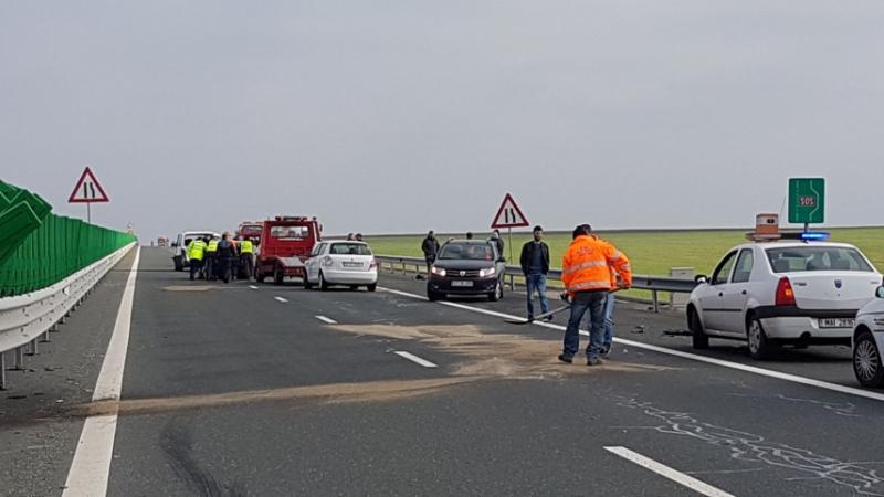 Clipe pe coșmar pe Autostrada Soarelui! Victimele unui accident rutier, strivite între fiarele mașinilor. SMURD intervine
