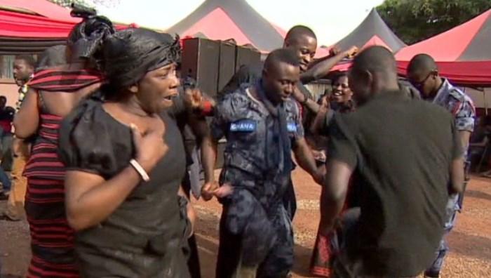 Tradiția bizară ce a șocat o lume întreagă! Țara în care o înmormântare durează câțiva ani! Motivul pentru care ritualurile funerare sunt tergiversate atât de mult