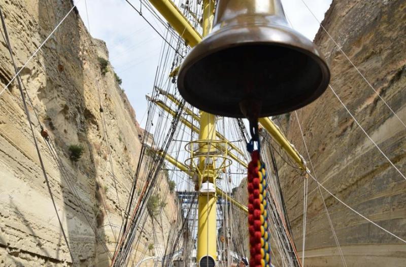 După 21 de zile pe ape străine, “Mircea” se întoarce acasă! Aduce cu el 100 de marinari “proaspăt botezaţi cu acordul Zeului Neptun”