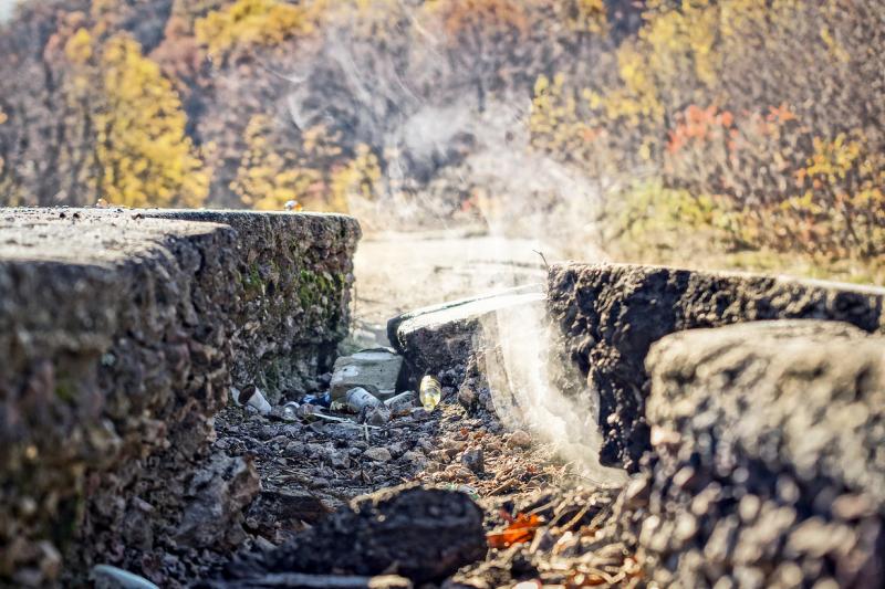 ORAȘUL FANTOMĂ! Toate drumurile sunt crăpate, din ele iese foc, non-stop! Vor arde până în 2267. În fosta înfloritoare urbe mai trăiesc șase oameni!!!