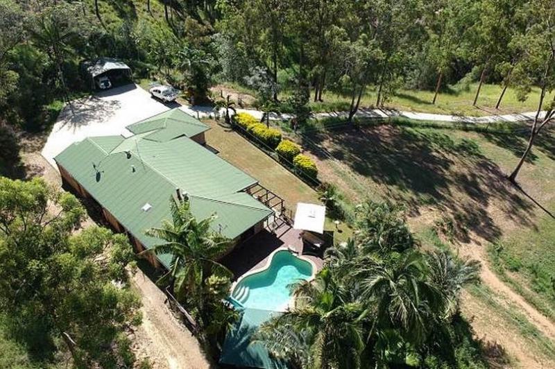 Un bărbat și-a luat o casă cu teren, dar în scurt timp a făcut o descoperire șocantă! Ce a găsit