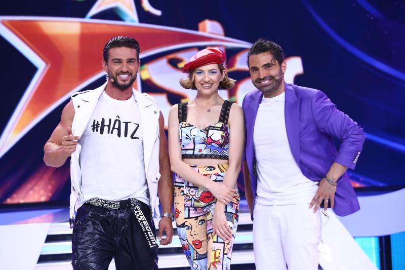 Gimnastică acro-dance, muzică, acrobație la trapez, umor și demonstrație de kendama, pe scena de la “Next Star”