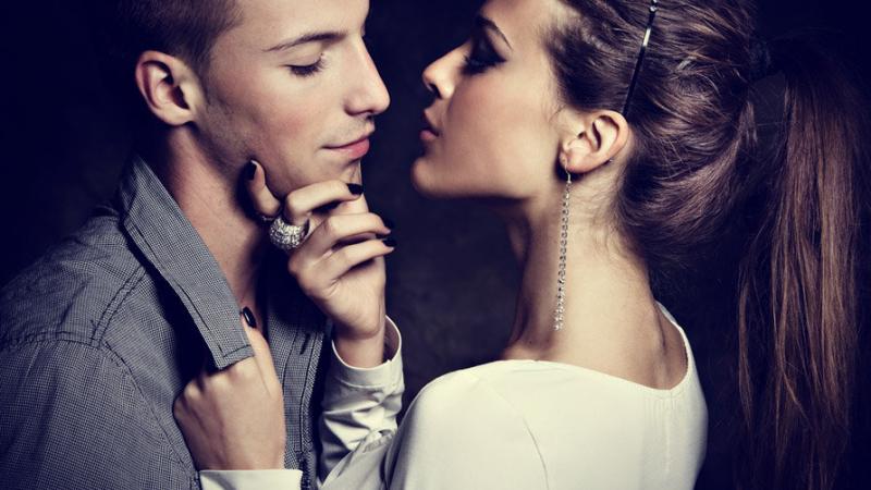 Cum îți faci partenerul să te iubească, în funcție de ZODIE! Horoscopul îți arată cum îl cucerești instant