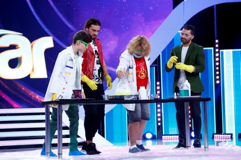 Un concurent aduce norii și pasta de dinți de dinozaur, în platoul “Next Star”