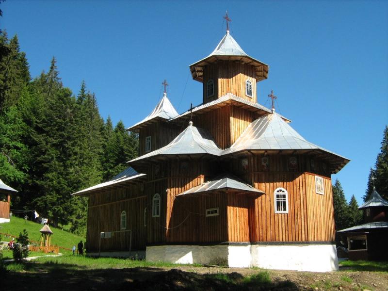 Sfânta Maria Mare 15 august 2018. Hram și pelerinaj la Mănăstirea Rarău