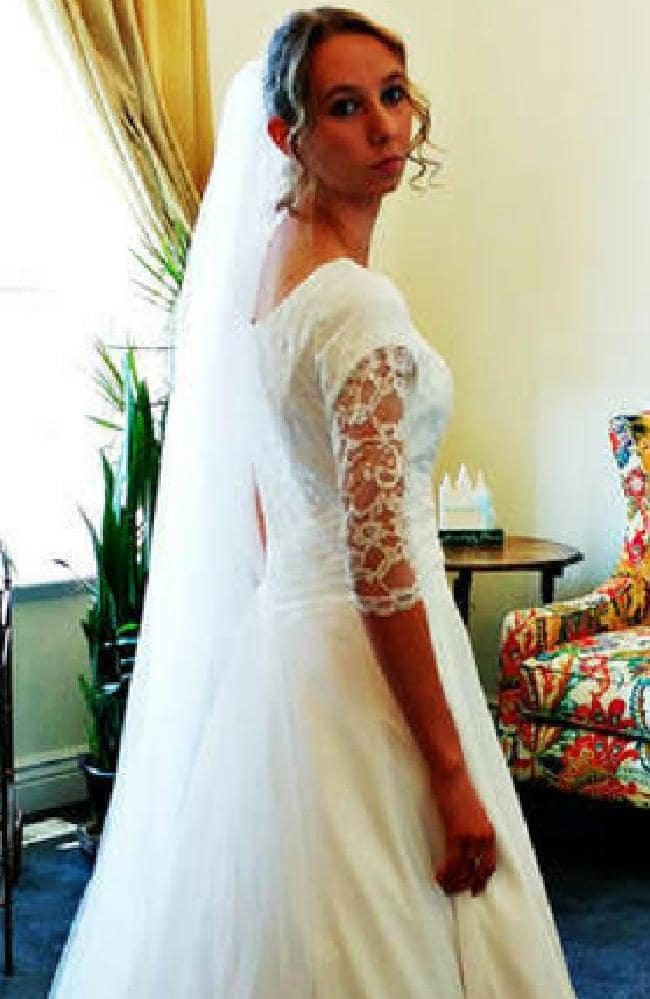 Motivul halucinant pentru care o femeie și-a părăsit logodnicul la o săptămână înainte de nuntă! Ce a găsit în telefon a șocat-o teribil!