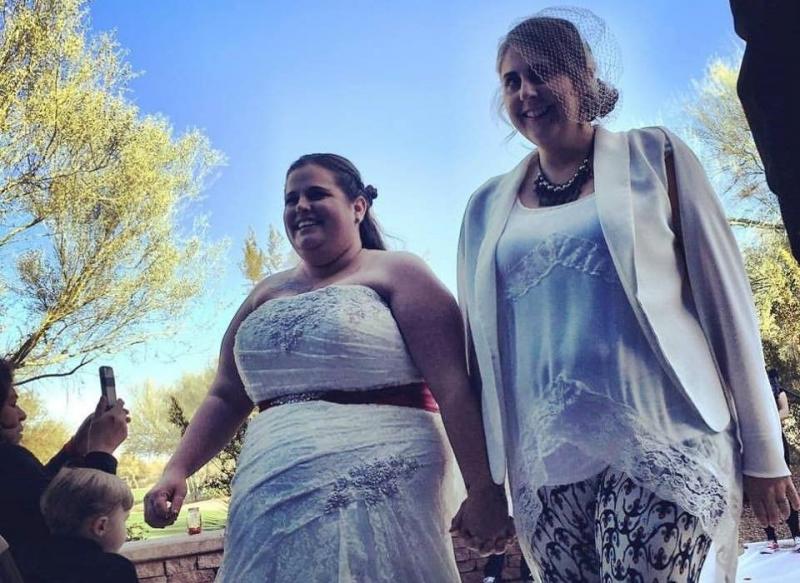 Îți sfâșie inima instant! Motivul pentru care un bebeluș e înconjurat de peste 1.000 de seringi! Fotografia bizară a făcut înconjurul lumii 