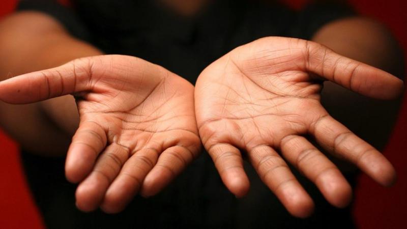 Ce înseamnă dacă ai această linie în palmă! Viața ta depinde de asta