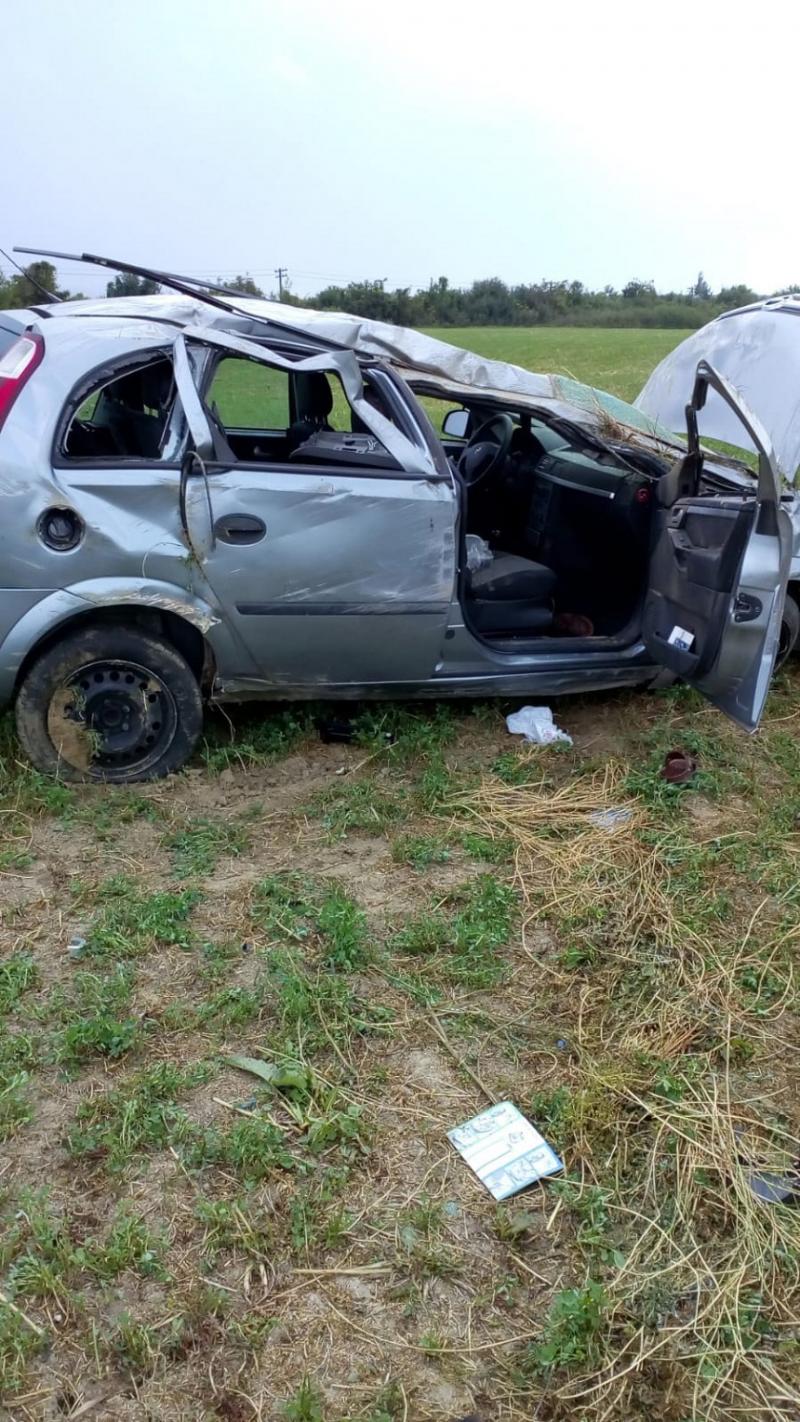 Un autoturism a fost SPULBERAT de tren. În ciuda eforturilor de salvare, șoferul nu a avut nicio șansă. Cum s-a produs accidentul