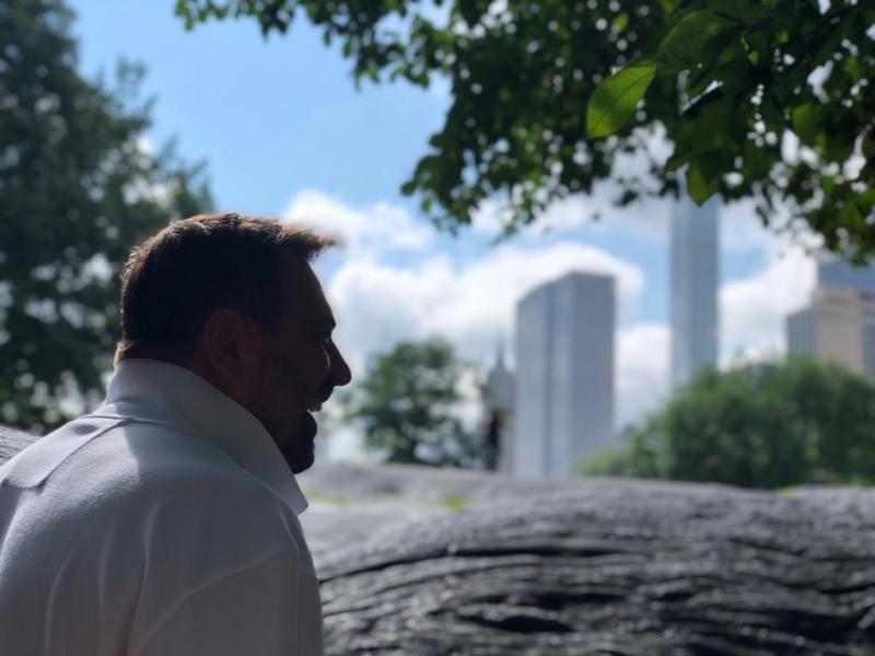 Juratul ”X Factor” Horia Brenciu, răsfățat de soție de ziua sa de naștere:  ”Nu m-a mai surprins nimeni așa tare, de multă vreme”