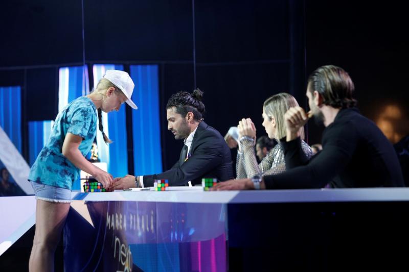 Pepe primește un portret de-al său realizat din 200 de cuburi,  în marea finală “Next Star”