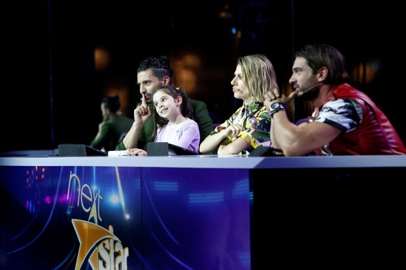 Maria, fiica lui Pepe, în vizită la tati la serviciu, în platoul "Next Star"