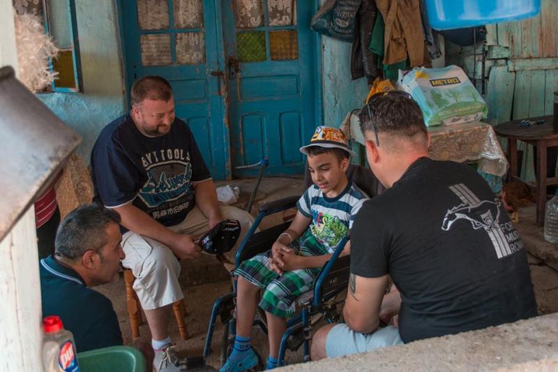 Impresionați de povestea sa, oamenii au sărit în ajutorul lui Dragoș Condescu,  câștigătorul trofeului de popularitate “Next Star”