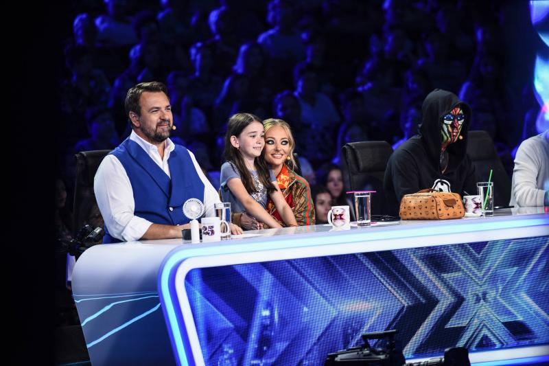 Delia, emoționată de o fetiță în culisele X Factor: ”Nu-mi place să provoc lacrimi copiilor, vreau să zâmbească atunci când mă văd”