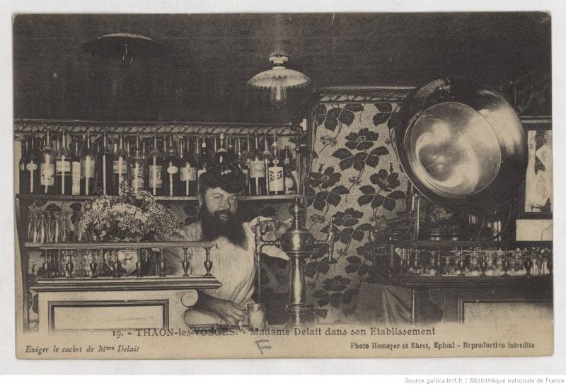 GALERIE FOTO. ”Aici odihnește Clementine Delait, femeia cu barbă!” Era foarte șarmantă, în rochiile ei de doamnă. Apoi devenea bărbat! A refuzat 3.000.000 de franci de la circ!