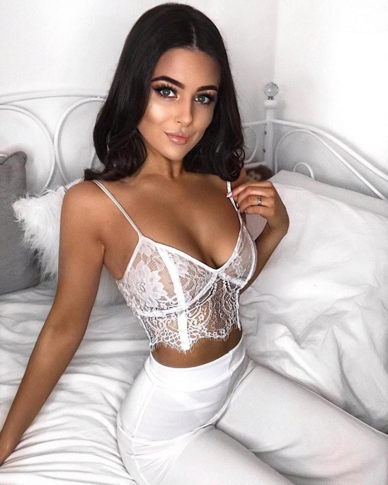 UNA PE ZI! Ruby, modelul sexy care i-a luat mințile unui star din Premier League. Iată pentru cine și-a părăsit acesta iubita