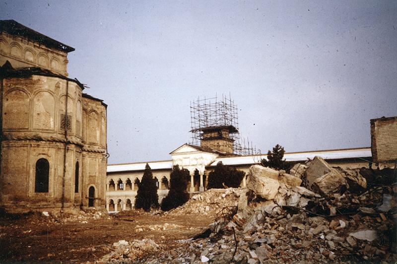 Incredibil! Ceaușescu a spus că i-o lasă în picioare, Patriarhul BOR a semnat distrugerea Mănăstirii Văcărești! ”Preafericite, să salvăm capodopera!” ”Mă, tu ai față de fugar de la Europa Liberă!”