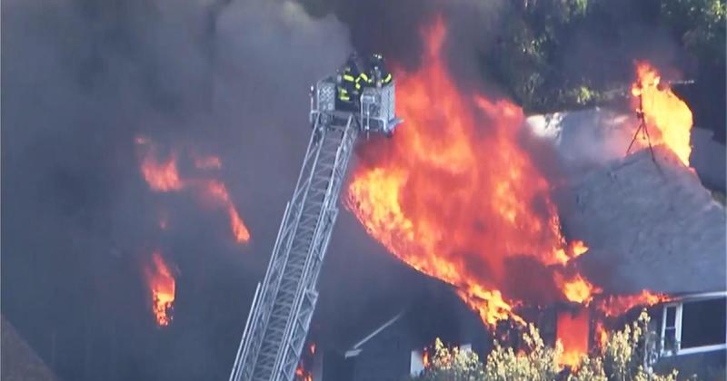 Sute de persoane au fost evacuate în apropiere de Boston din cauza a trei incendii DEVASTATOARE! Cel puțin o persoană a decedat, iar alte 12 au fost rănite în peste 70 de explozii