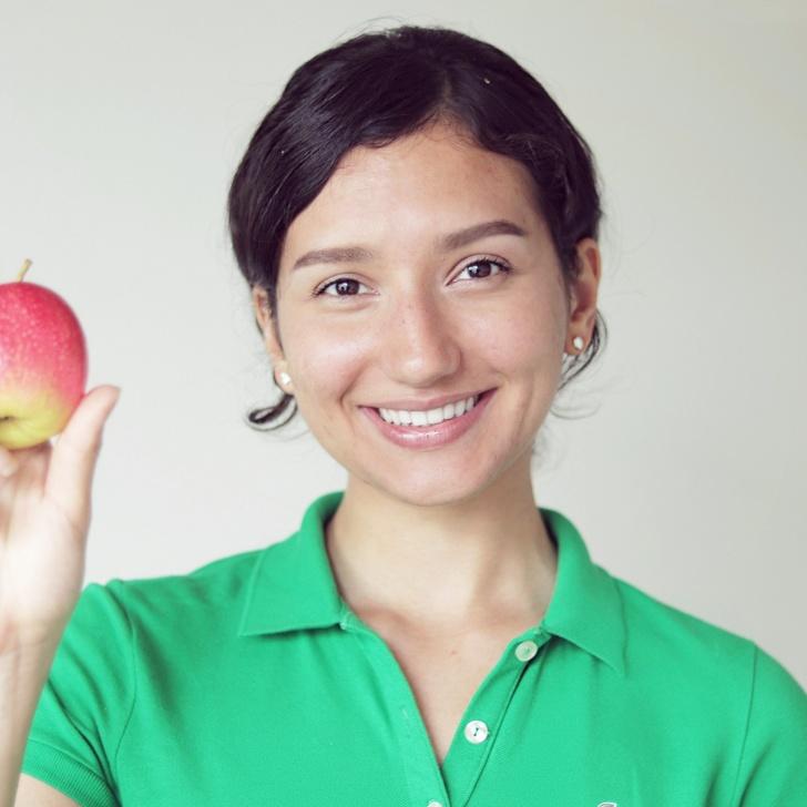 Timp de 4 ani a fost vegetariană. Ce s-a întâmplat când a reintrodus CARNEA în dieta ei. Efectele au fost ULUITOARE!