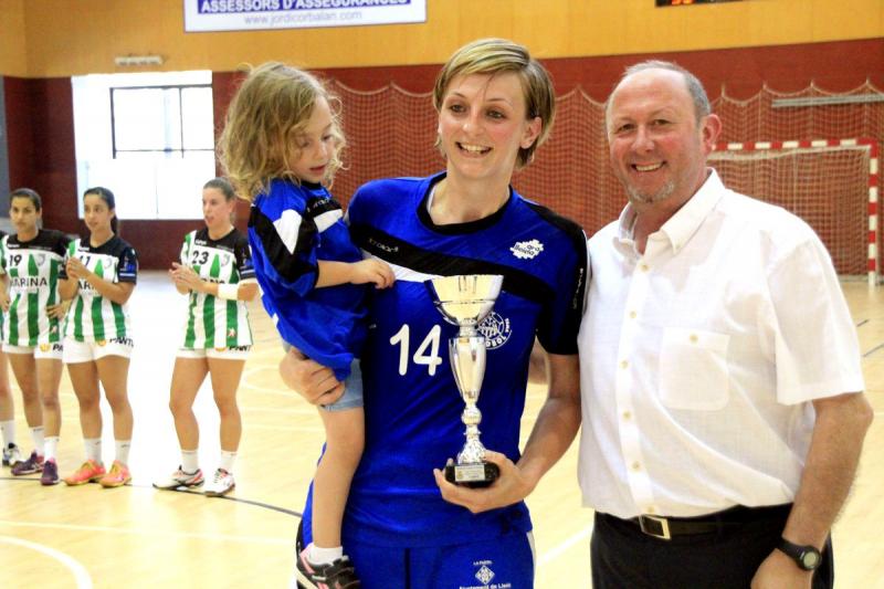 Ce face o sportivă româncă în pauza meciului? Își ALĂPTEAZĂ bebelușul! Imaginea a făcut înconjurul lumii