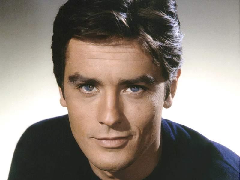 Alain Delon s-a operat în secret din cauza unor probleme care îi puneau viața în pericol, fără ca măcar familia să știe. Ce se întâmplă cu actorul?