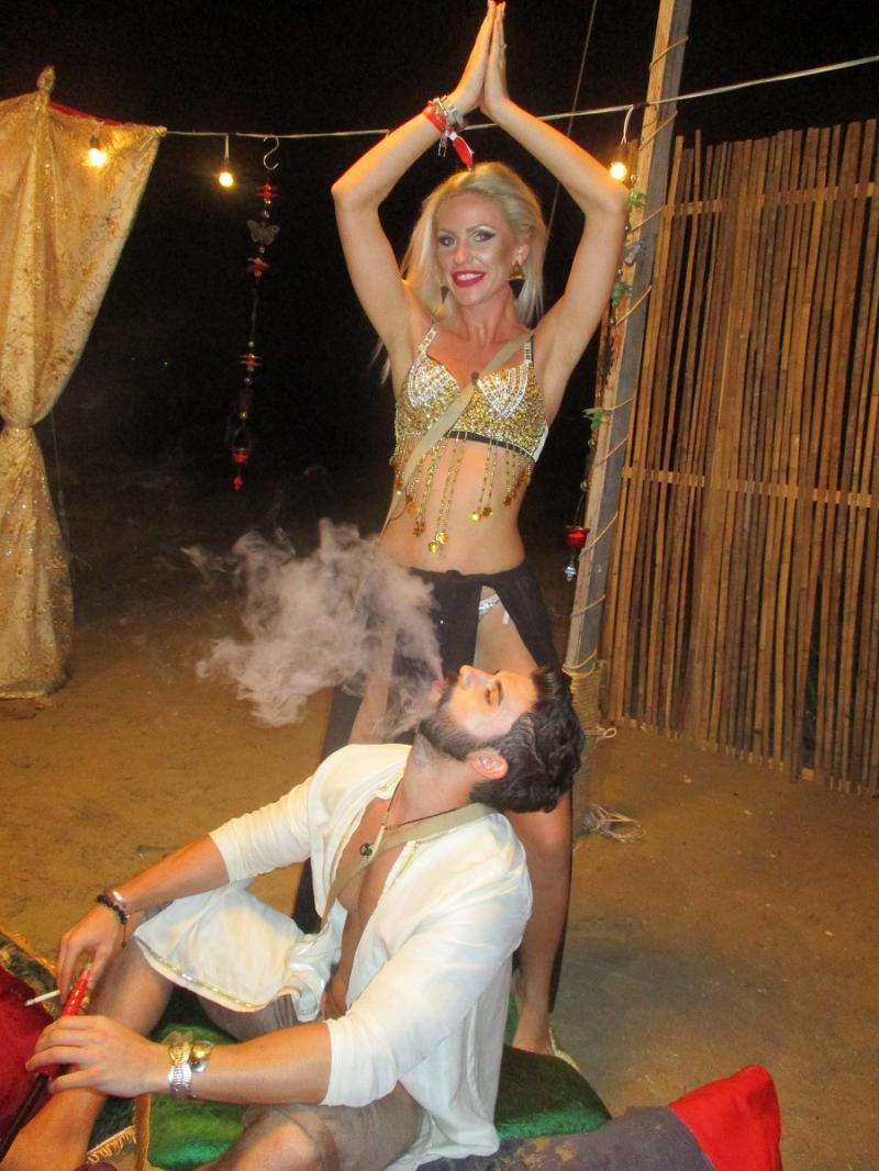 Un Bonfire le-a oferit multe răspunsuri concurentelor de la "Insula Iubirii"