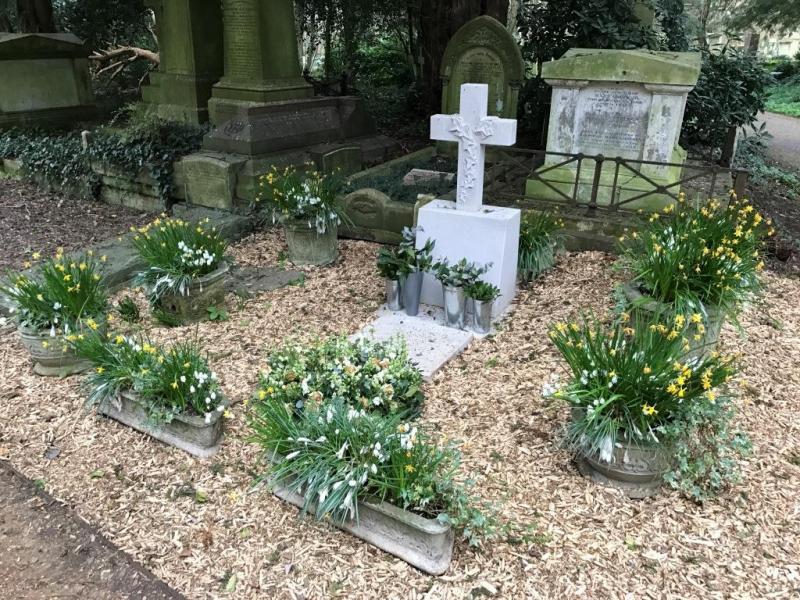 ”Eu l-am găsit mort pe George Michael. Era rece, cu degetele albastre. I-am zis: «Ai reușit, ești bucuros»? Se înjunghiase de 25 de ori!”