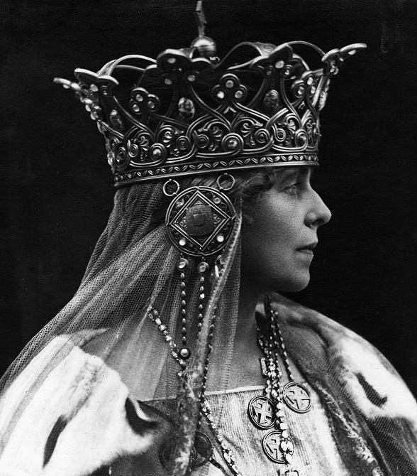 Regina Maria,"regina-soldat", va fi în fruntea unei expoziții la Instanbul dedicată rolului pe care l-au avut femeile în Primul Război Mondial