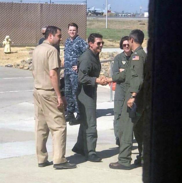 Tom Cruise revine în rolul care l-a făcut celebru. Cum a fost surprins actorul în primele fotografii de pe platourile de filmare - GALERIE FOTO