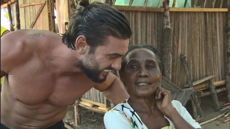 Concurenții din ”Ultimul Trib” fac schimb de obiceiuri cu localnicii din Madagascar